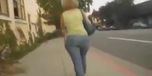 PAWG Booty with wide hips and nice movement