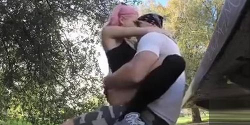 Slutty gf sits on her boyfriend’s penis in the local park