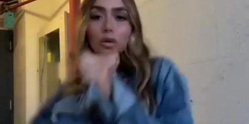 Nicole Betancur Bailando Jeans de Justin Quiles