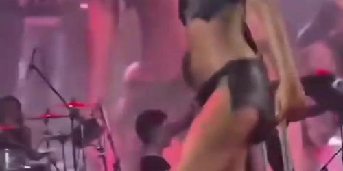 Emilia Mernes Bikini Scene  in Bunda