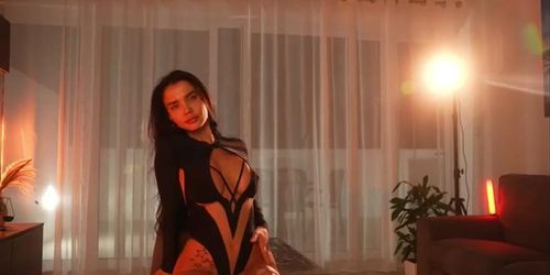 LJCHATJSEDUCTIVEART 20250318 WHITE CATSUIT BROWN PANTIES THEN BLACK BODY.mp4