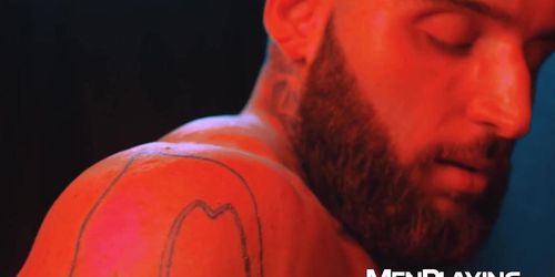MEN PLAYING - Hunk Rocky Vallarta devours Tony DAngelos cock through a gloryhole