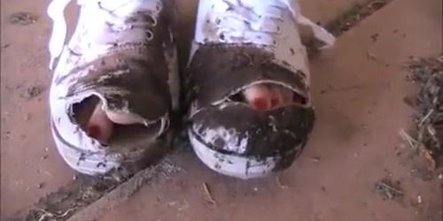 Cutting and ripping keds off barefeet 