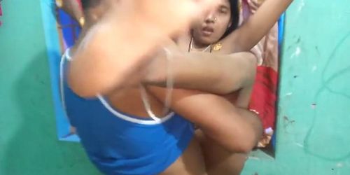 Desi bhabhi sumitra fucks neighbor with big natural boobs - hot indian homemade sex
