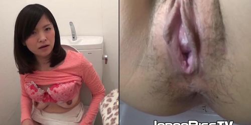 JAPAN PISS TV - Horny babe uses vibrator on her hard nipples and wet pussy