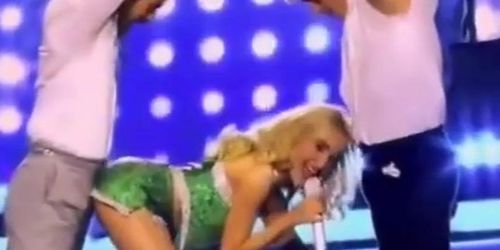 Sabrina Carpenter Sexy Scene  In Billie Eilish: Hit Me Rough And Soft Tour