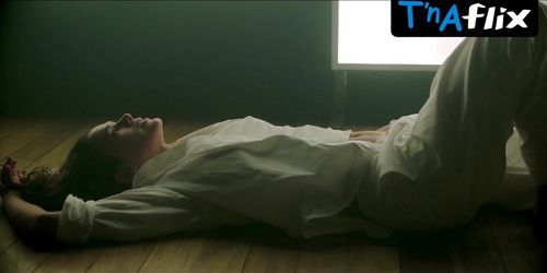 Bruna Marquezine Sexy Scene  in Benefits With Friends