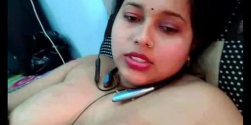 Bhabhi_no-1 Takes Carrot In Her Ass