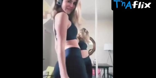 Maryana Ro Butt Scene  in Maryana Ro Slapping Her Sexy Ass