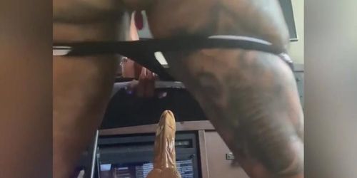 Super Thicc Big Booty Ebony Masturbation