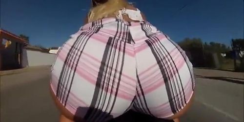 Big Booty Phat Ass Amateur PAWG Hauling Ass