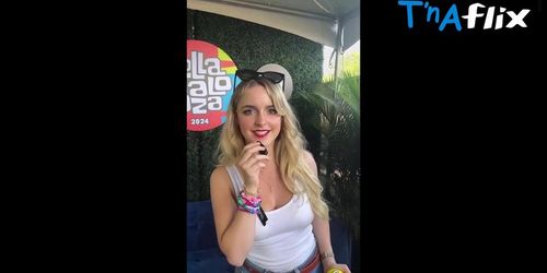 Mckenna Grace Breasts Scene  in Mckenna Grace Lollapalooza Festival Day 4