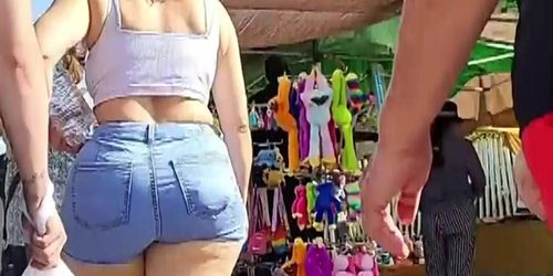 SHOOTING BEST BIG BOOTY IN SHORTS 1
