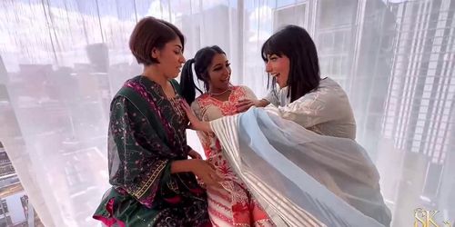 SAHARA KNITE - Desi Bhabhi Threesome