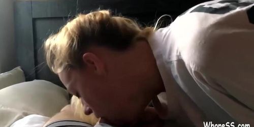 Blonde bitch give a nice blowjob cum in mouth