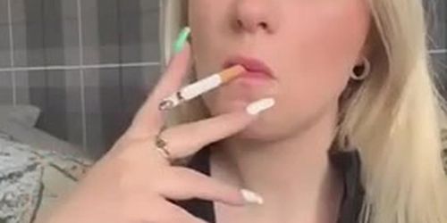 S3xy blonde smoking 