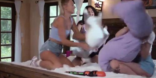 GIRLSWAY Lesbian Pillow Fight On A Rainy Day - Emma Hix, Gabbie Carter And Eliza Ibarra (Emma Carter, Rainy Day Jordan, ????Emma Hix????)