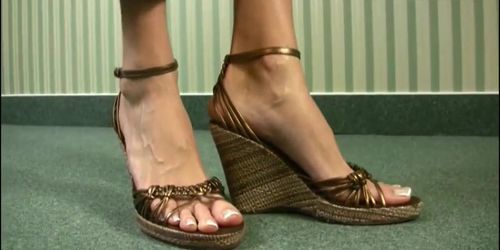 Katherina's big feet long toes II