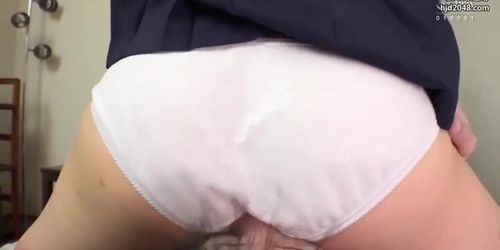 Sexy Japanese upskirt girl.