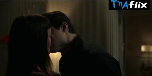 Laura Haddock Sexy Scene  in The Recruit