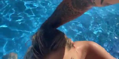 Manyvids Savannah Bond Fucking Savannah By The Pool Hot Girl Porn