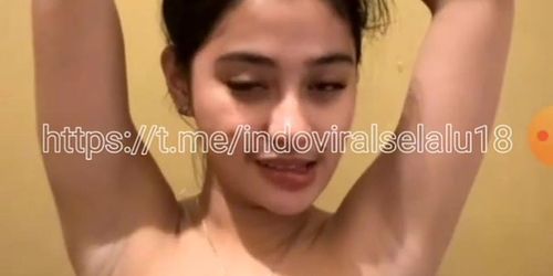 Bokep Indonesia Miss Salsal Vcs Sambil Pamer Onderdil