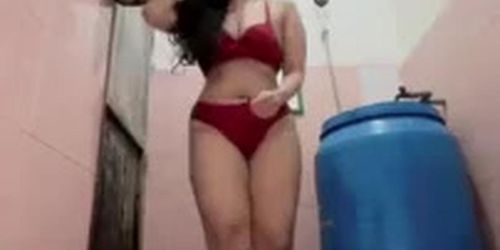 Viral Pegawai Bank Show Bugil Demi Pacar 3/3