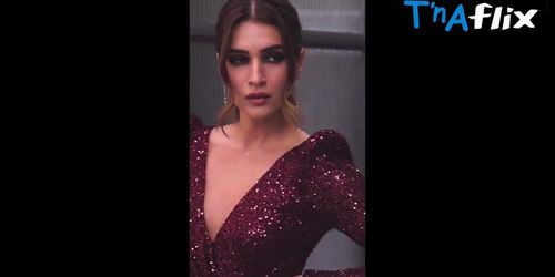 Kriti Sanon Breasts Scene  in Kriti Sanon Hot Pics Collection May 2022