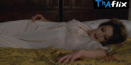 Bernice Stegers Sexy Scene  in Macabre