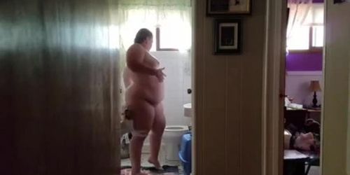 Fat Chrissy. See her 249 lb nude body in the bathroom at home.