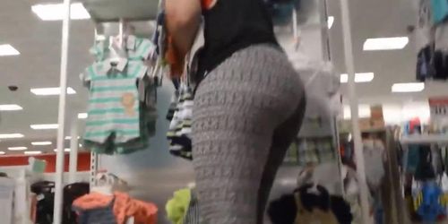 candid bubble booty milf tight gray spandex