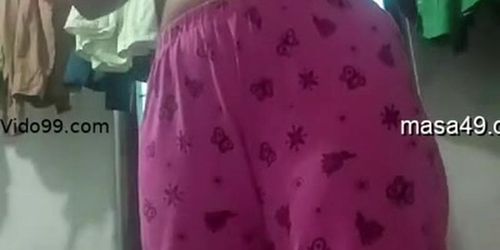 Tamil Aunty Stripping Nude 3