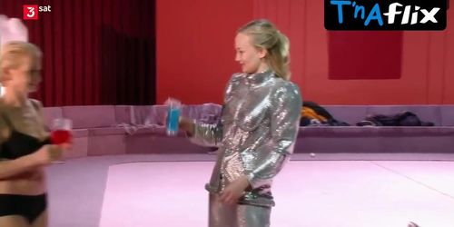 Pitoll porn video – Ragna Pitoll Butt,  Breasts Scene  in Die Jungfrau Von Orleans