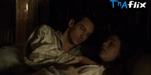 Joss Stone Sexy Scene  in The Tudors