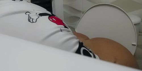 SPYING ON MY STEPMOTHER'S ALLURING BATHROOM BUTT