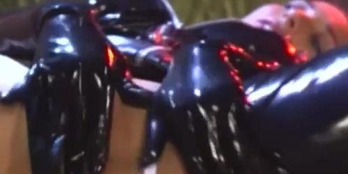 Dyke succubus Tiffany Taylor toying and wanking in latex (Anastasia Pierce)