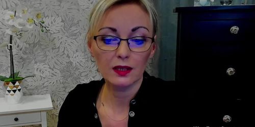 Amateur blonde German MILF LUXvanessa poses on webcam