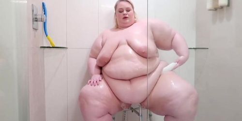 SSBBW showering her folds and curves