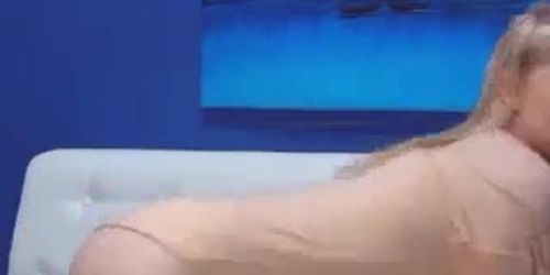 Pretty Hot Girl With Tight Pussy Masturbating On Cam Live