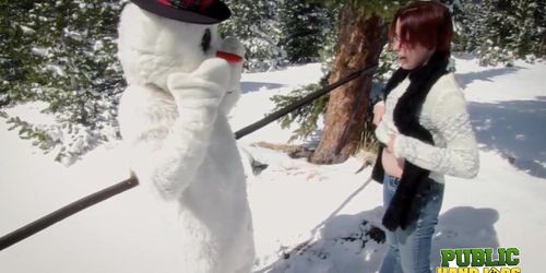 Public Handjobs Brandi de Lafey Strokes A Snowman