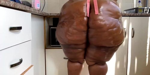 Kandi Pear Colossal Massive Ass In The Kitchen 1080p