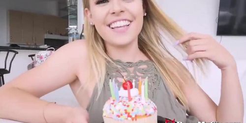 Horny Stepsister Aubrey Sinclair Gives Brother A Birthday Surprise