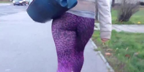 teen 18+ in leggings