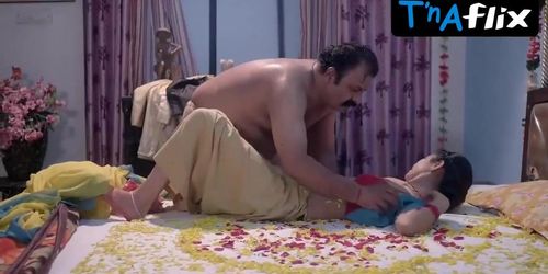 Leena Jumani Sexy Scene  in Paro