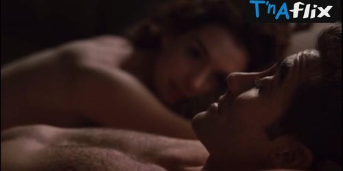 Anne Hathaway Butt,  Breasts Scene  in Love And Other Drugs