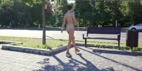 Naughty Lada's Public Exhibition: Masturbating Outdoor as a MILF