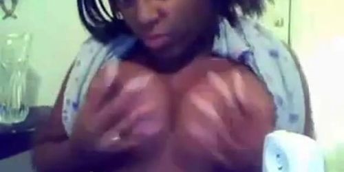 Ebony Amateur Masturbates Solo on Webcam