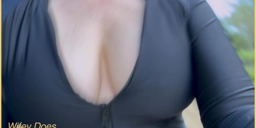 Wifey has amazing cleavage (amateur )