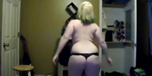 Blonde Amateur's Webcam Striptease with Dildo (Blondie Anderson, La Tina, amateur )