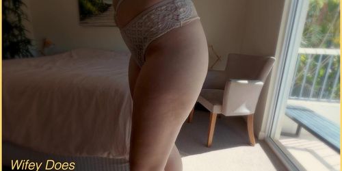 Wifey wears her sexy panties (amateur )